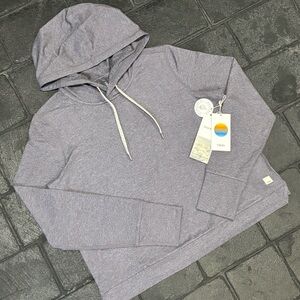Vuori Halo Essential Hoodie Pullover Size Medium Sawyer Heather purple NWT